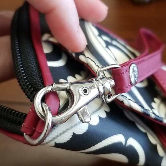 😍 PETUNIA PICKLE BOTTOM WRISTLET - Picture 7 of 8